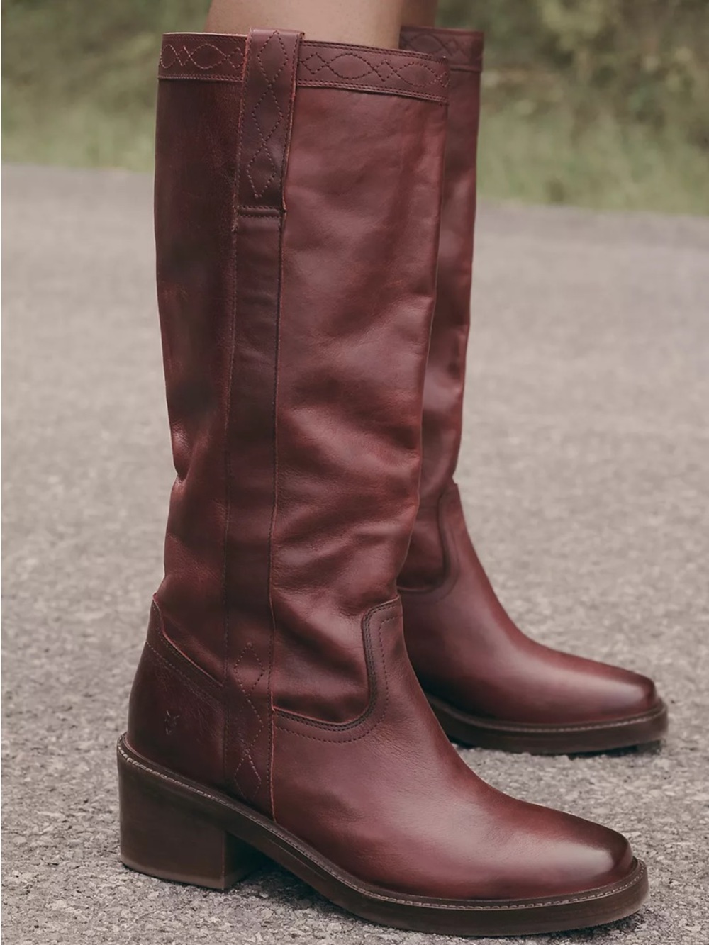 FRYE Kate Pull-On Boots, Merlot, Size 9, NWOT, 1 flaw - Picture 3 of 8